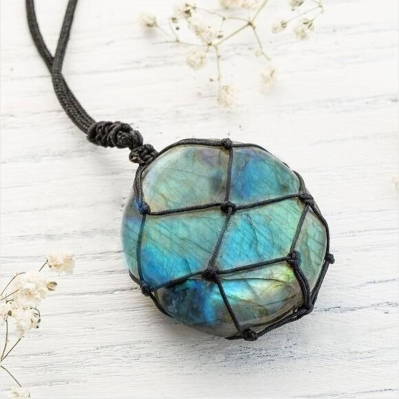 Dragon’s Heart ✦ Labradorite Amulet Necklace ✦ Mesh-Wrapped Stone of Magic NWT - Picture 7 of 11